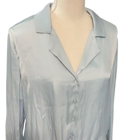 Rachel Zoe Light Blue Cropped Collared Button Front Long Sleeve Blouse Medium - Picture 3 of 5